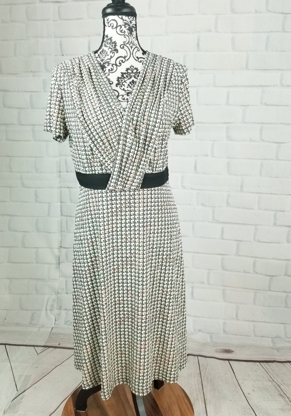 Tribal Femme size m geo print stretch knit dress
